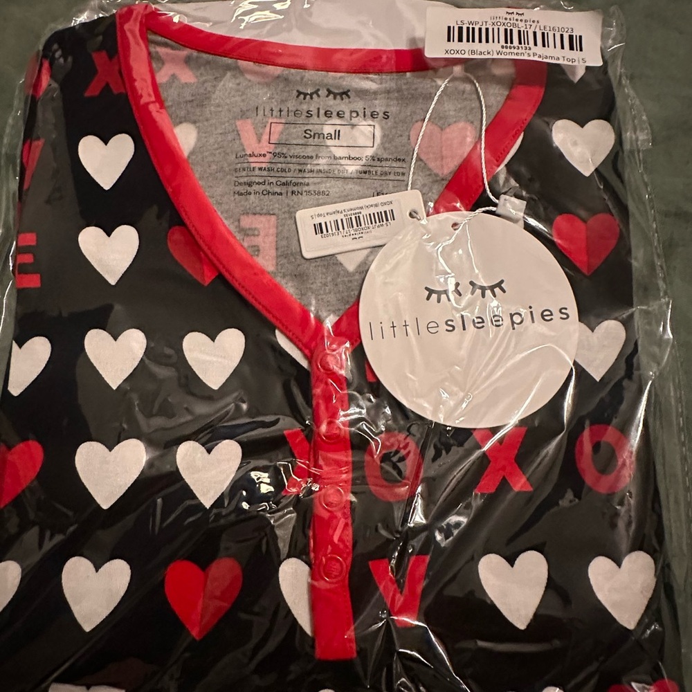 Little Sleepies Black Heart & XO Pajama Top - Small